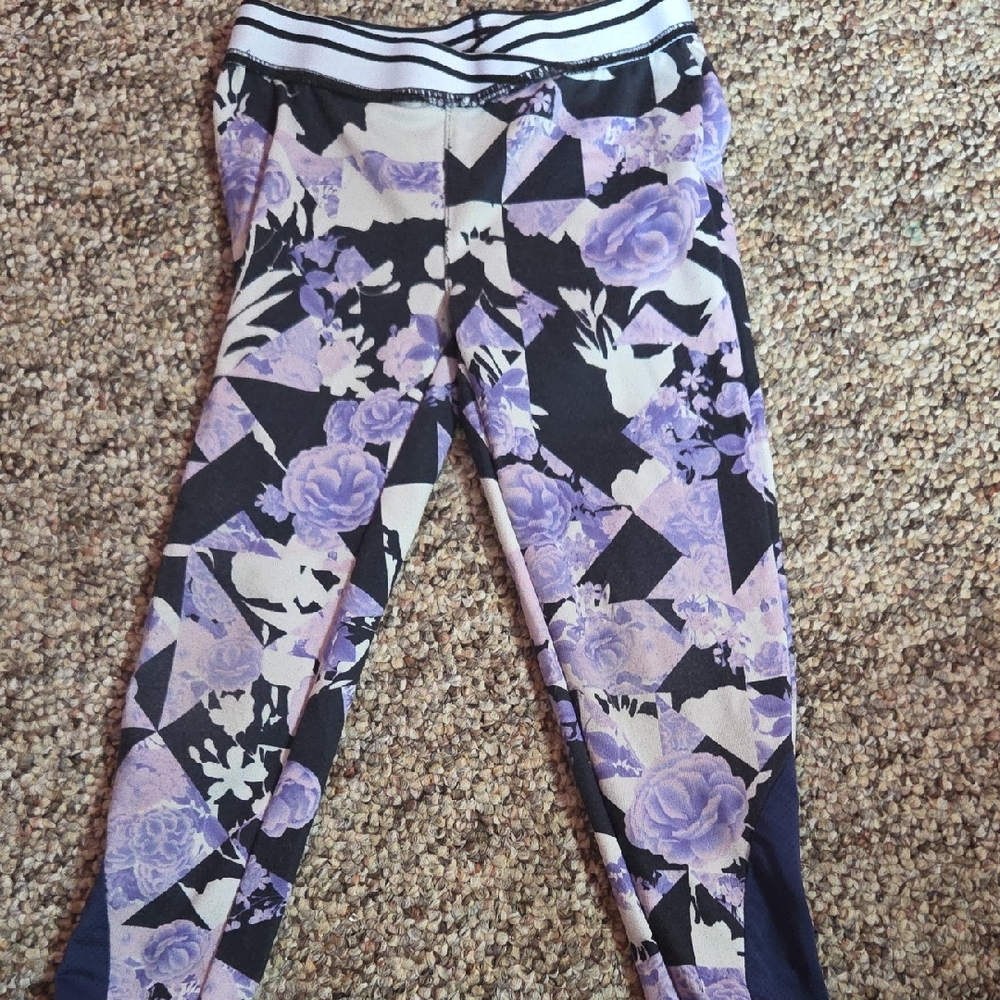 Nike Kids Leggings with Purple Floral Geometric Design